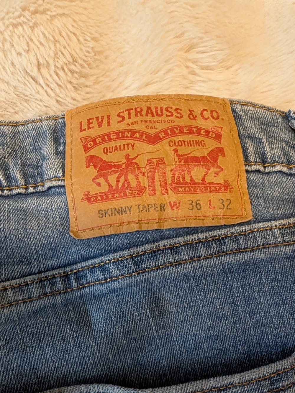 Levi’s Light Wash Tapered Skinny Jeans - Picture 6 of 6